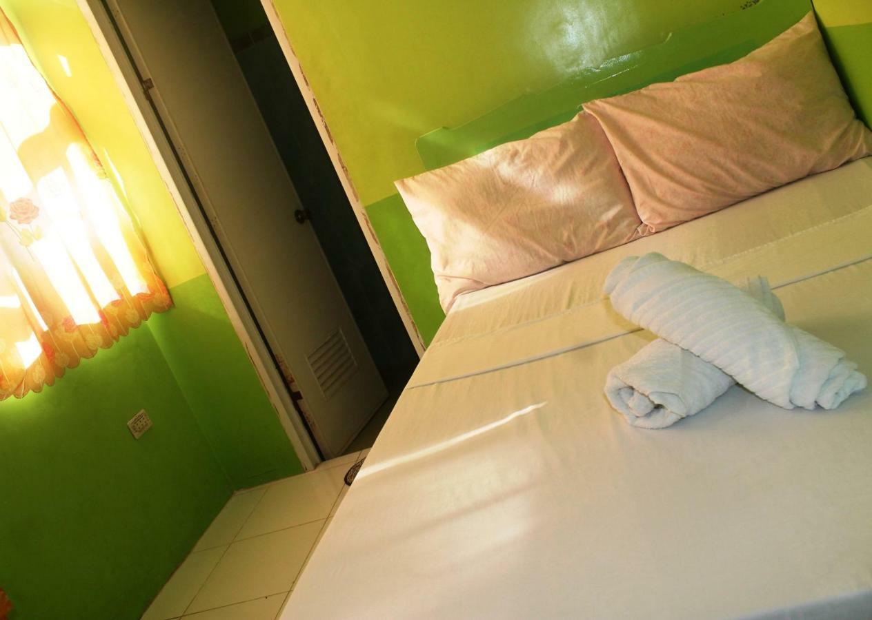 Austria'S Guest House El Nido Bagian luar foto